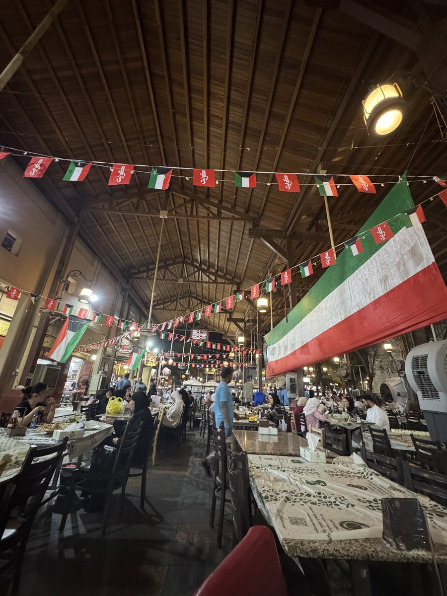 tomainkuwait's tweet photo. أنا اول مره اقعد في مطعم الشمم 😅 انشالله تعدي على خير 🇰🇼

أخوانا الخليجين اكيد تعرفون هالسوق https://t.co/GSaxdVlGSD