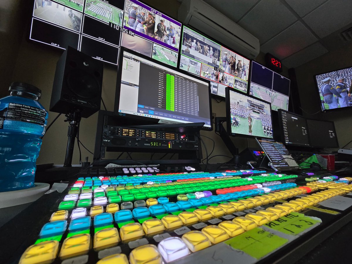 LinacreMedia's tweet photo. Great job by our crew at #Army, what an honor it is to assist in producing graduation at #WestPoint each year‼️

Always humbled to be associated with West Point, especially on #MemorialDayWeekend. 

#GoArmy #LinacreMediaOnTV 🎙🎥🎛🗽🇺🇸 https://t.co/yqDsODEnmU