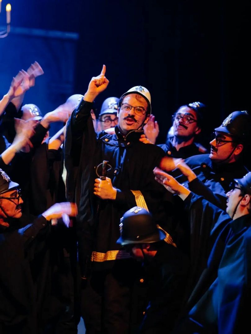 biblibriard's tweet photo. La première des Pirates de Penzance avec la troupe Oya Kephale, c'était hier au théâtre d'Asnières ! Ne ratez pas cette chance unique d'écouter cette œuvre exceptionnellement donnée en France !
https://t.co/yGN2rdkwN5
#Piratesofpenzance
@Reine_deCoeur @LiridonExcbz @fred https://t.co/ErBLnvQxmt