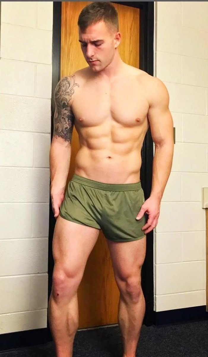 boxertrunks's tweet photo. Old fav and newer. https://t.co/5uSu8AQ8Es