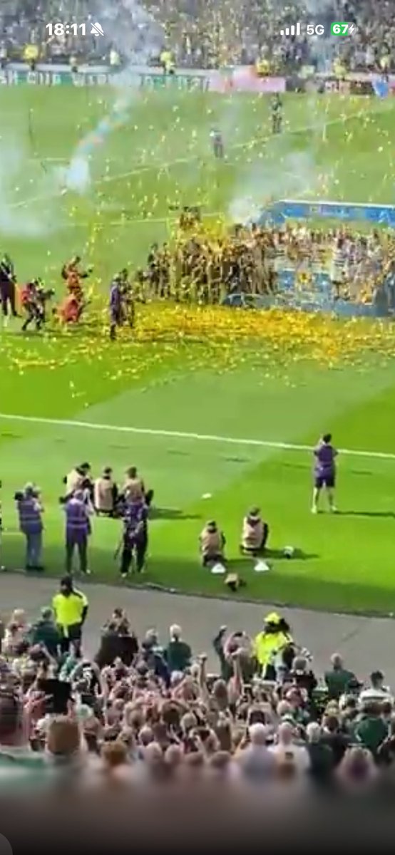 SheaSkelton's tweet photo. Decent season in the end 😂. Winners win! Glasgow Celtic 🍀. https://t.co/KFKAdOZwHj