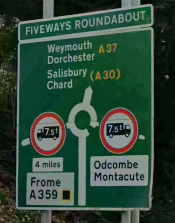 FudgeMaths's tweet photo. @IAMRoadSmart Daughter failed driving test (wrong lane) on this roundabout (sat-nav stage). In left of the two entrances to go straight over. Only thing we can think of is that the exit is just past 12 o/c. Any other ideas or suggestions greatly appreciated. https://t.co/UPq03xgJze