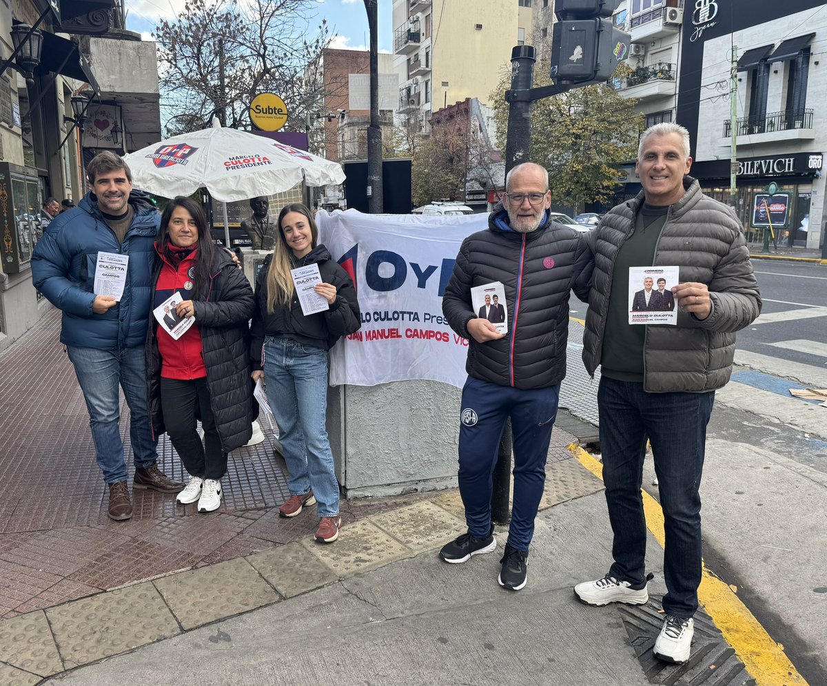 MarceCulotta's tweet photo. Militancia y Sanlorencismo 💙♥️
Hoy estuvimos charlando con los socios de San Lorenzo en Boedo, Caballito, Flores, Pque Chacabuco y Almagro. El 30 de mayo hay que ir.
#UnirParaReconstruir https://t.co/ZpdzBp7JPx