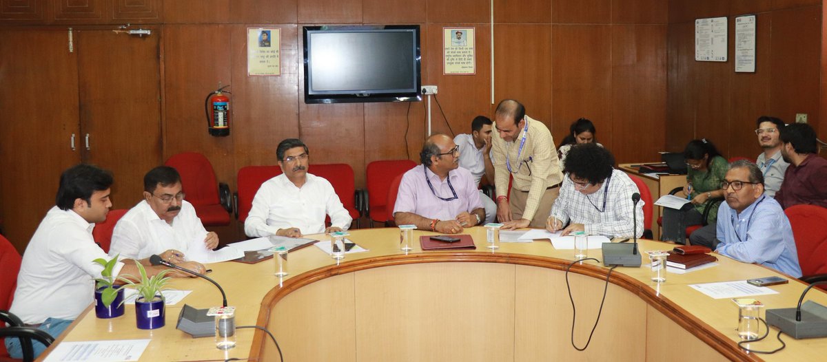 CSIRCRRI's tweet photo. @CSIRCRRI signed the Technology Transfer Agreement for “TwoPack-PatchFILL:Two Pack On-site Pothole Filling Mix” with M/s Cat’s Whiskers Pvt Limited, West Bengal (22.5.2026)
​This innovative, durable technology is ready to hit the roads &amp; revolutionize infrastructure maintenance https://t.co/CcOC78uADT