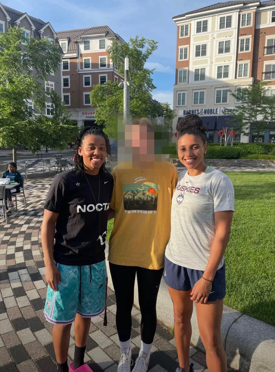 AzziReport's tweet photo. New older photo of Azzi and KK with a fan https://t.co/or0fB0zAGr