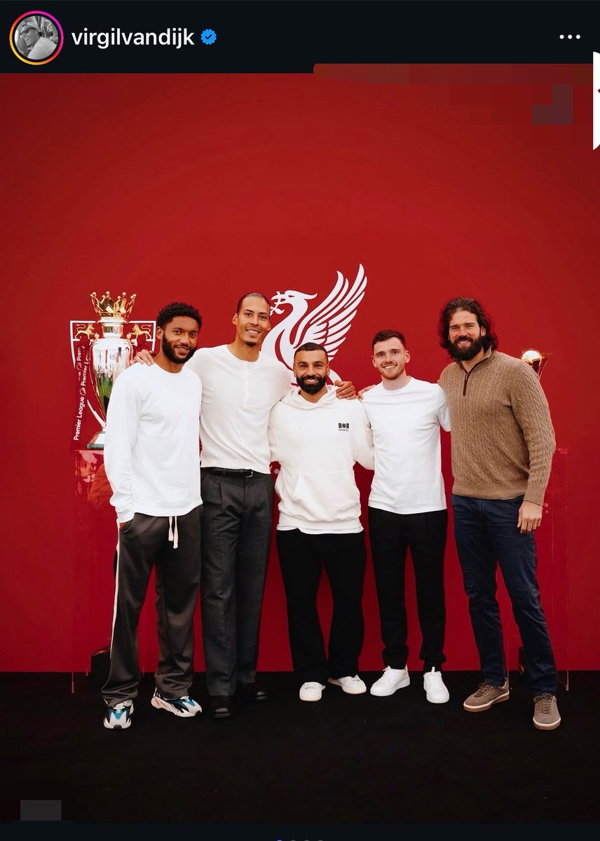 LFCGraham4's tweet photo. What a picture #YNWA #Liverpool #ekitike #salah #gerrard #isak #allison #robbo #kerkez #Anfield #vandijk #slot #ramsay #LiverpoolFC #Liverpool #jones #alison #konate #szorbo @LFCGraham4 https://t.co/KUtYVQLKPf