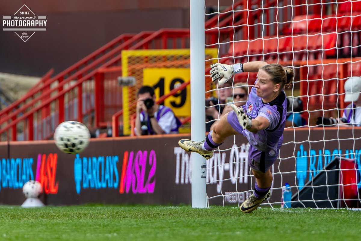 pedwards72's tweet photo. What a keeper!!! @CAFCWomen #cafc https://t.co/CjB5Ub6Y27