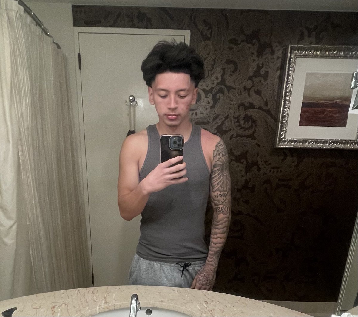 Luh_los05's tweet photo. Wen I was in Houston💵 #htx #gain #picoftheday #FortWorth #Houston #HTX #DTX #Arlington #trendingshorts #Texas #dallas #fwtx #dtx #trending #fypシ゚ #viral #TexasTrend #blowup #fyp #dfw #trend #viralshort #Follow #FF #HoustonFreeks https://t.co/oGNdz9tBz9