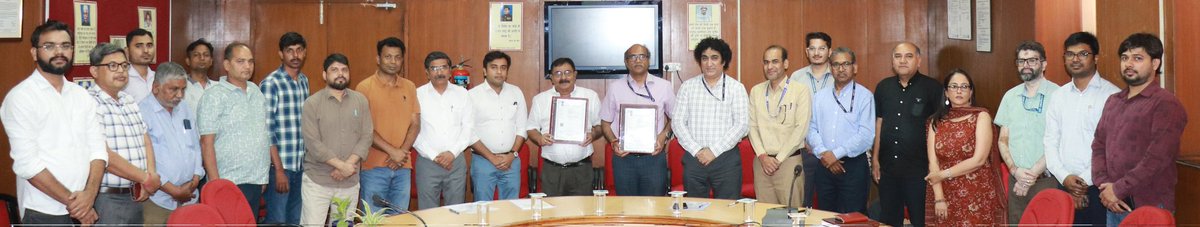 CSIRCRRI's tweet photo. @CSIRCRRI signed the Technology Transfer Agreement for “TwoPack-PatchFILL:Two Pack On-site Pothole Filling Mix” with M/s Cat’s Whiskers Pvt Limited, West Bengal (22.5.2026)
This innovative, durable technology is ready to hit the roads &amp; revolutionize infrastructure maintenance https://t.co/CUF04OJUxI