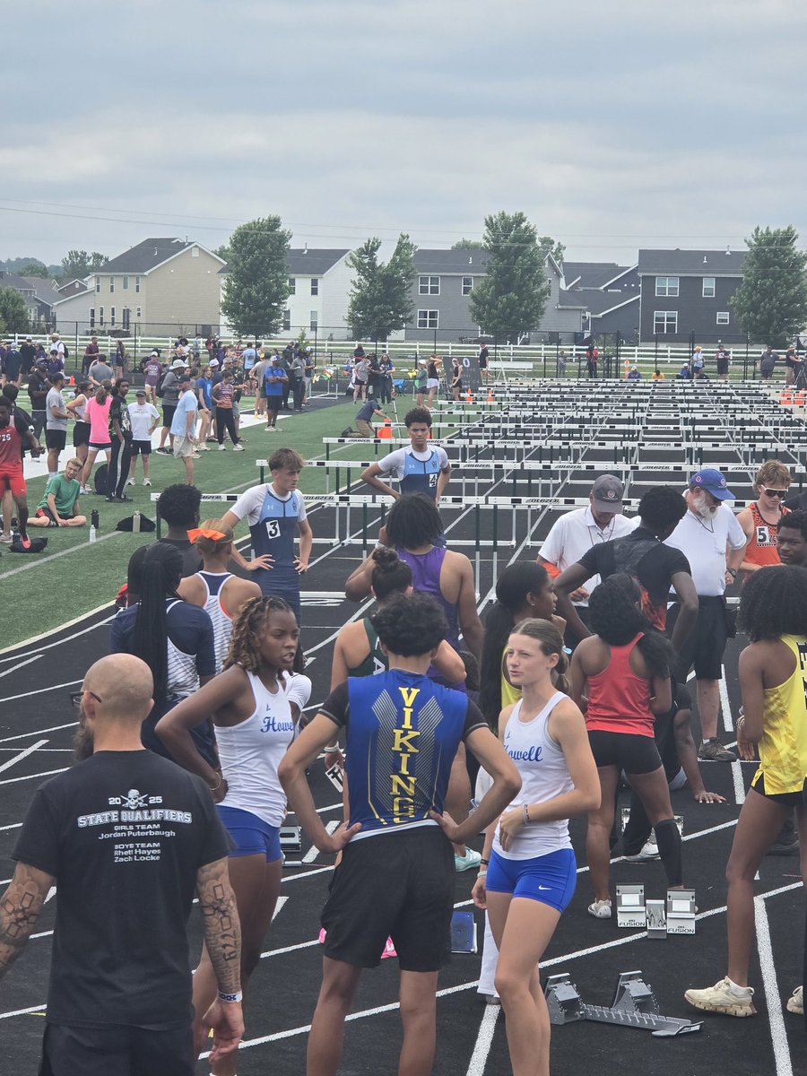 SCHSactivities's tweet photo. Smith and Black are getting ready for the 110 high hurdles. https://t.co/YHMaG8itOo