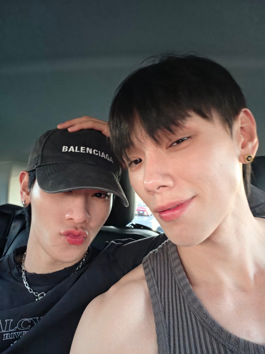 ไดโนเสาร์ย้าก🦖 tweet media
