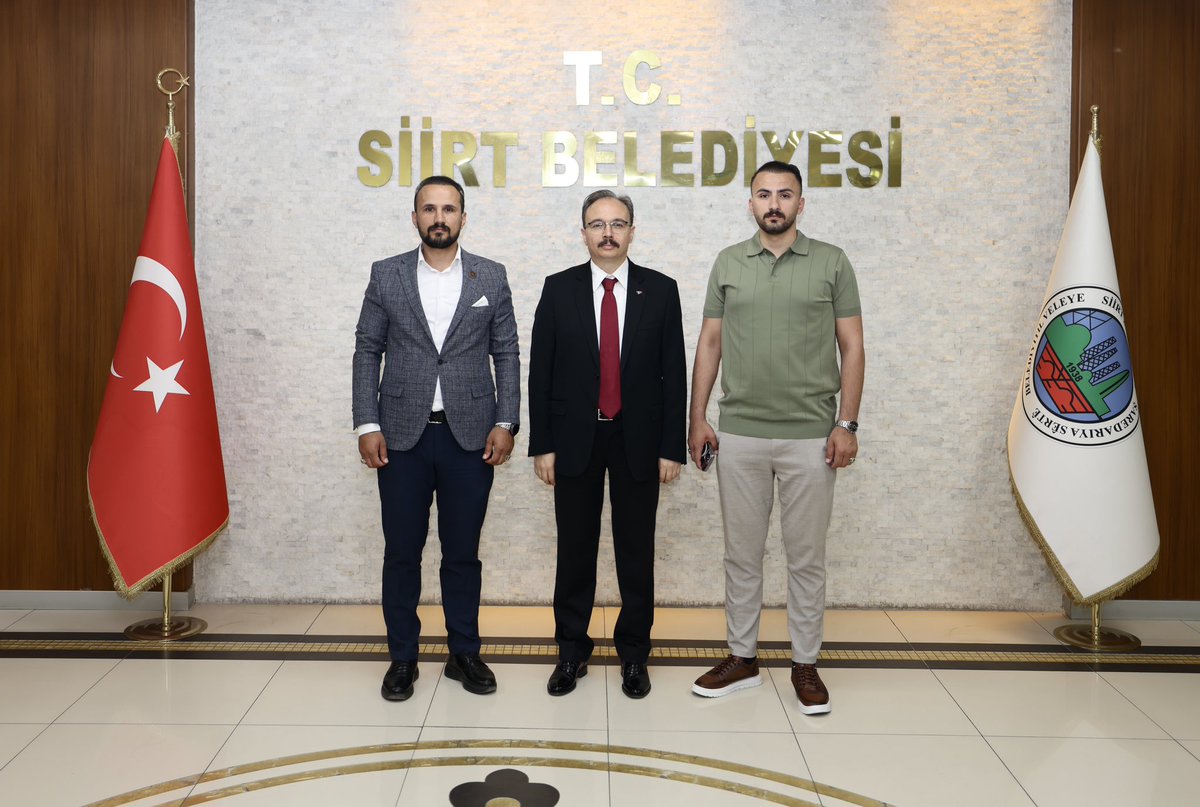 ibrahimsehtoglu's tweet photo. Başkanımız Sn. İsmail ŞEHİTOĞLU İle Birlikte Siirt Valimiz Belediye Başkan Vekili Sn. DR. Kemal KIZILKAYA Valimizi SİİRT Belediyemizde Ziyaret Ettik. 

Her Zaman Şehit Ve Gazi Ailelerimizin Yanında Olan Değerli Büyüğümüz Valimize Teşekkür Ediyoruz.
@Dr_KemalKzlkaya @SiirtValiligi https://t.co/tvyCjhiZPt
