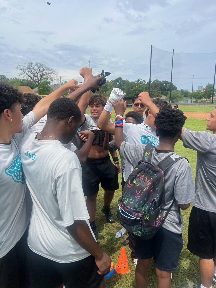 MolinaFootball's tweet photo. Semifinal bound. Dallas Molina vs. Mansfield Legacy Red. The Coach Williams 7on7 Classic just got real. #BuiltDifferent #7on7 #ProtectTheDen 
@Molina_Jaguars @Coachbru3 @dallasathletics https://t.co/czSH4Fp1D6