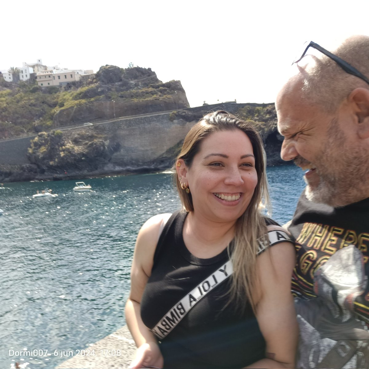 dormi007's tweet photo. Hoy cumple añitos mi hermanita chikita. Siempre con una sonrisa, siempre con un, ahora les oigo, siempre liada. Y con uno de los corazones más grandes que he visto. 

Te quiero mucho @crismoralonso https://t.co/VVlXuT7oNe