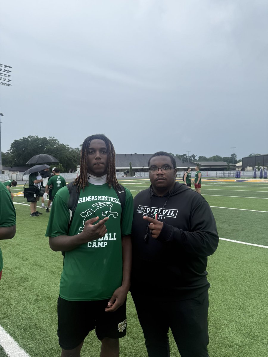 tristanrose24's tweet photo. After a geat camp with @WeevilFootball and a great conversation with @CoachTorrain. I am blessed to receive my first offer!! #AGTG @SamMoraJr @CoachAAtkins @LAvsAllYall @RecruitLouisian @CentralRecruit_ @coachZMorris85
@coachsimoneaux @247recruiting @samspiegs
@JasonDuhe https://t.co/AkUqUQzxjX