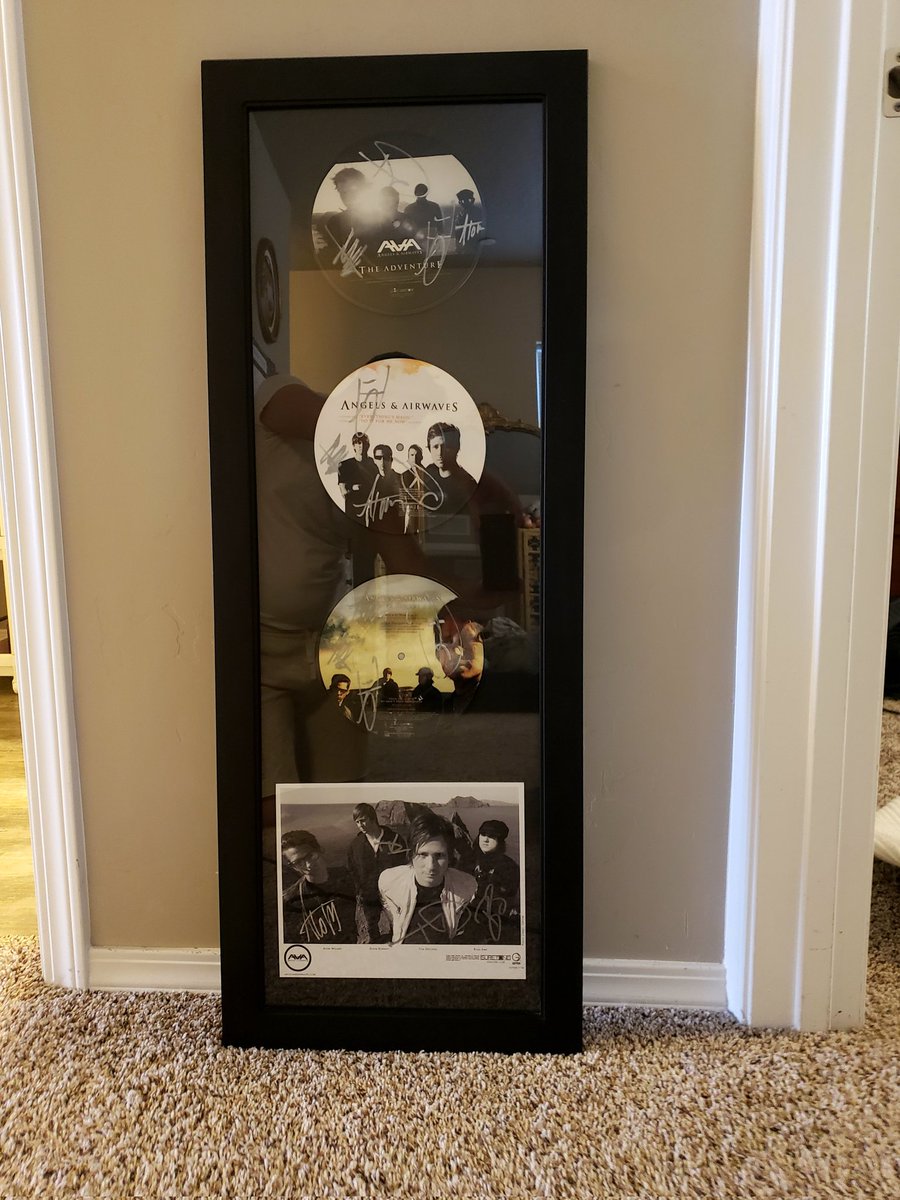 ConfuzzledPugs's tweet photo. Happy 20th birthday to the greatest piece of music ever written. Thank you @tomdelonge for sharing your gift of @AVABandOfficial with the world. @ToTheStarsMedia https://t.co/2GvTT3y51r