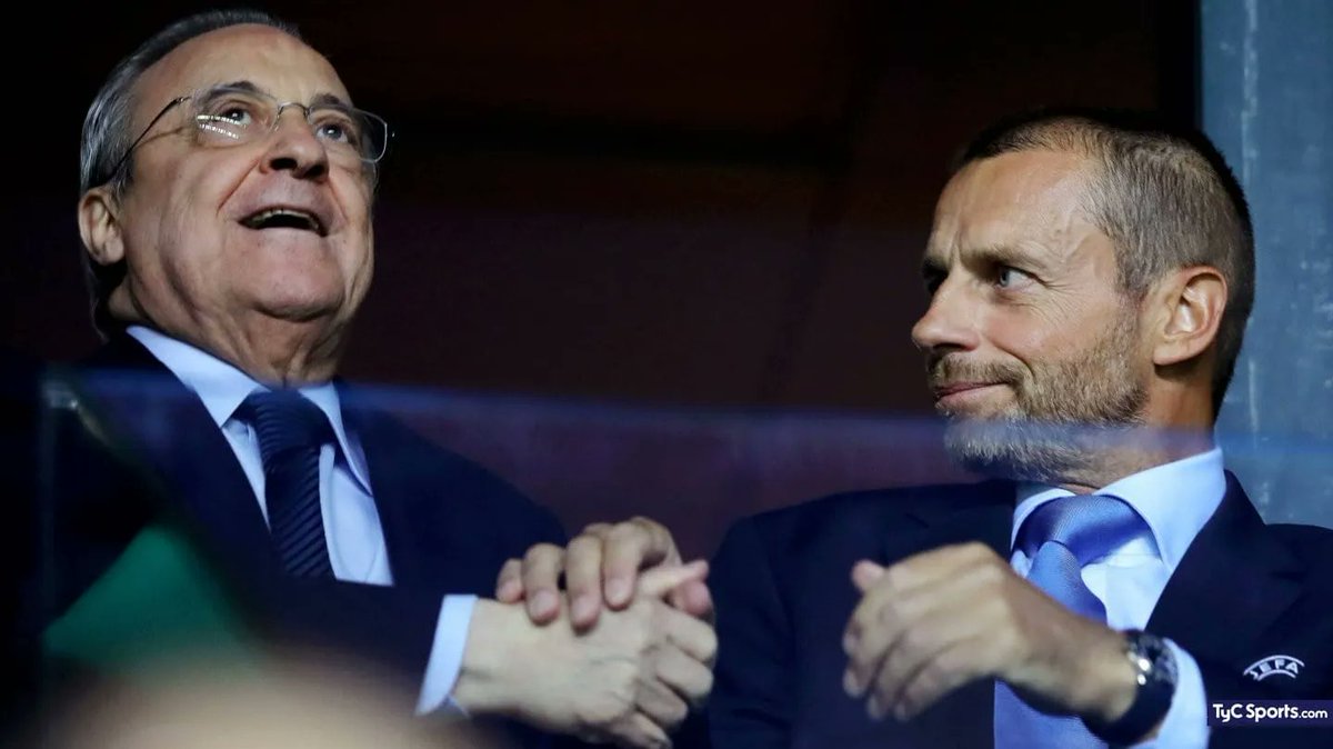 CuentaMister's tweet photo. El arbitraje... es para hacérselo mirar a los amigos de la @UEFA porque apesta... y apesta a kilómetros. Ya lo de no señalar fuera de juego en un gol fuera de juego por más de 1 cuerpo era raro... ocultar la repetición (hasta su anulación) bochornoso... amarilla a Alexia por pisotón, a las del Lyon nada por partirle la ceja a Mapi leon... 

Y así todo el partidito... hasta los cojones Ceferino... hasta los cojones...
