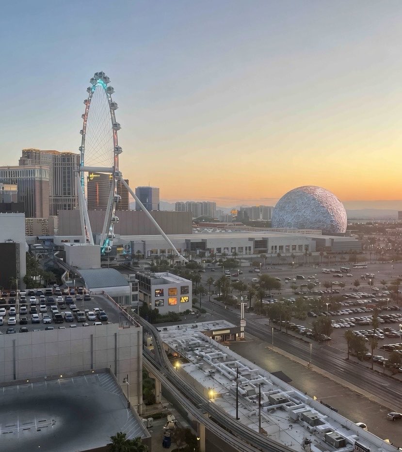 adaan_D's tweet photo. #gm #vegas ☀️😎 https://t.co/NFyko9rLMH