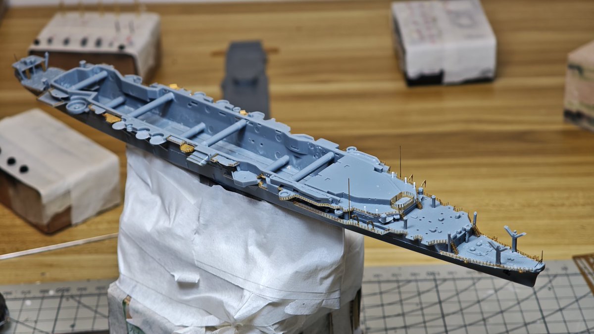 SHOKAKU_NANODAA's tweet photo. Ready for spraying.

#scalemodel #艦船模型 #700艦船 #艦船 #船模 #模型製作 #軍事模型 #模型 #微縮模型 #modelwork #modeling #ships #shipmodel #militarymodel  #miniaturemodel #700スケモ #700scale  #modelship #modelshipbuilding #scalemodelling #shipmodel #shipmodeling #ScaleModel https://t.co/SZ99YYJOcS