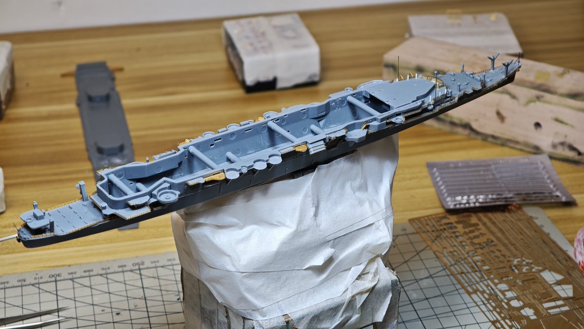 SHOKAKU_NANODAA's tweet photo. Ready for spraying.

#scalemodel #艦船模型 #700艦船 #艦船 #船模 #模型製作 #軍事模型 #模型 #微縮模型 #modelwork #modeling #ships #shipmodel #militarymodel  #miniaturemodel #700スケモ #700scale  #modelship #modelshipbuilding #scalemodelling #shipmodel #shipmodeling #ScaleModel https://t.co/SZ99YYJOcS