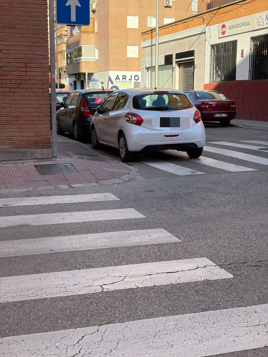 Lau tweet media