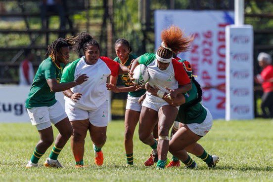 Abigail98244672's tweet photo. Temps forts en images du choc intense entre les WomenBoks 🇿🇦 et Madagascar 🇲🇬 lors du RAWC à Nairobi 🇰🇪
Une véritable bataille sur le terrain au RAWC 💥
#RAWC #RAWCPERFORMANCEDIVISION #KenyaRugby #RugbyAfricaAt40 https://t.co/Oh4fqlKTsN