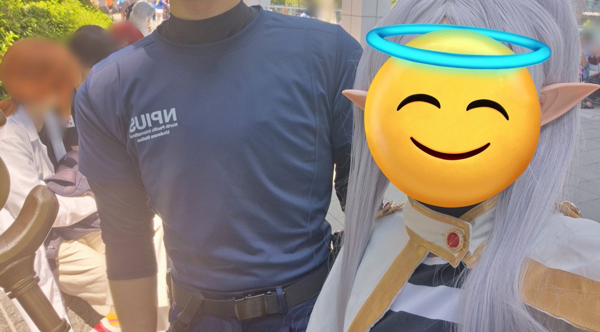 Chang_cos's tweet photo. 서지혁 팔짱도 잘 안껴지고 하트도 못 만들고  머리 계속 부딪힘. 같이 사진찍으면 가슴만 나옴. https://t.co/GVQNwQoJAh
