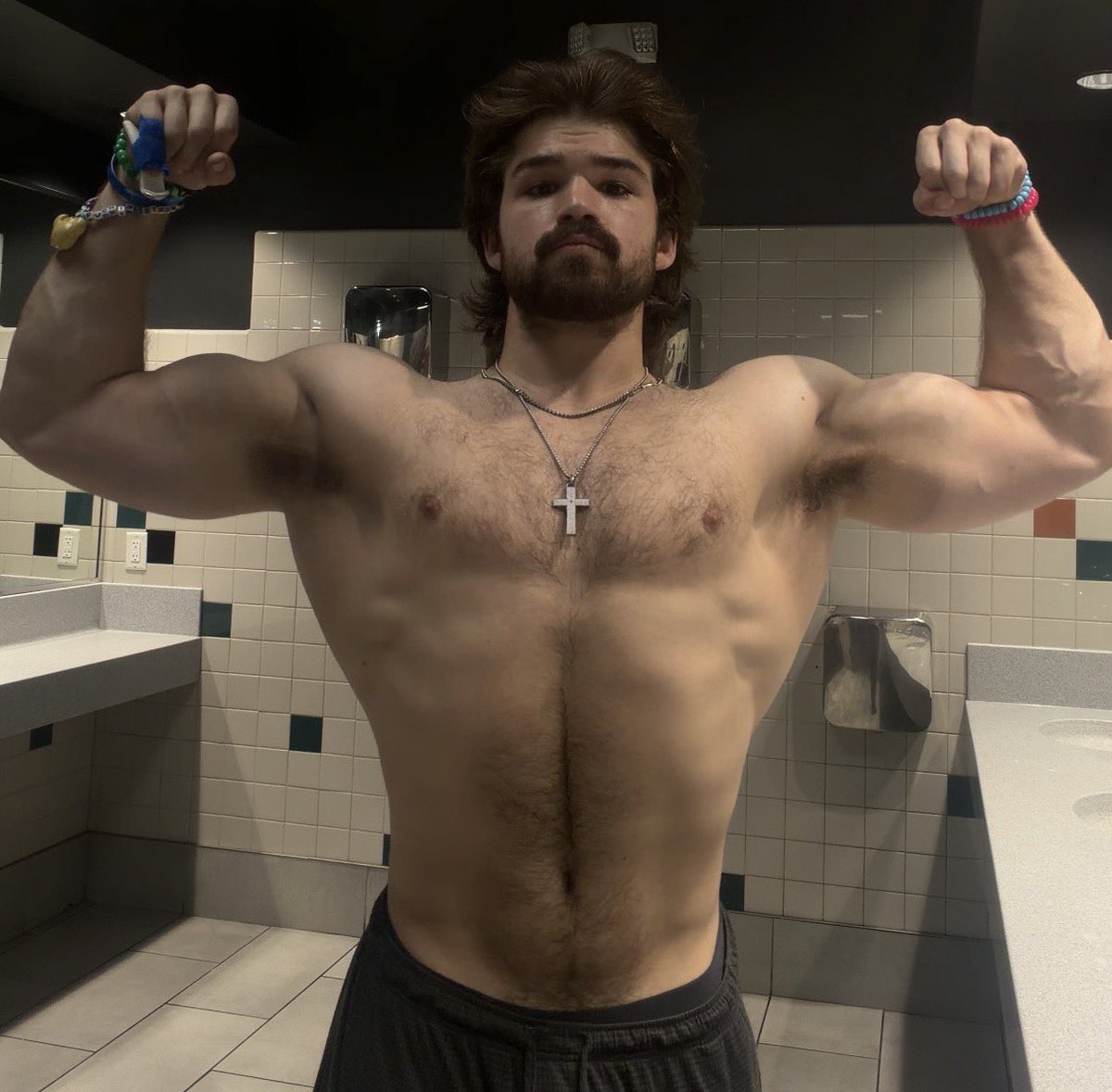 ry34827's tweet photo. NICE ARM DAY👁️🫦👁️ https://t.co/FLMYdcJ2Nc