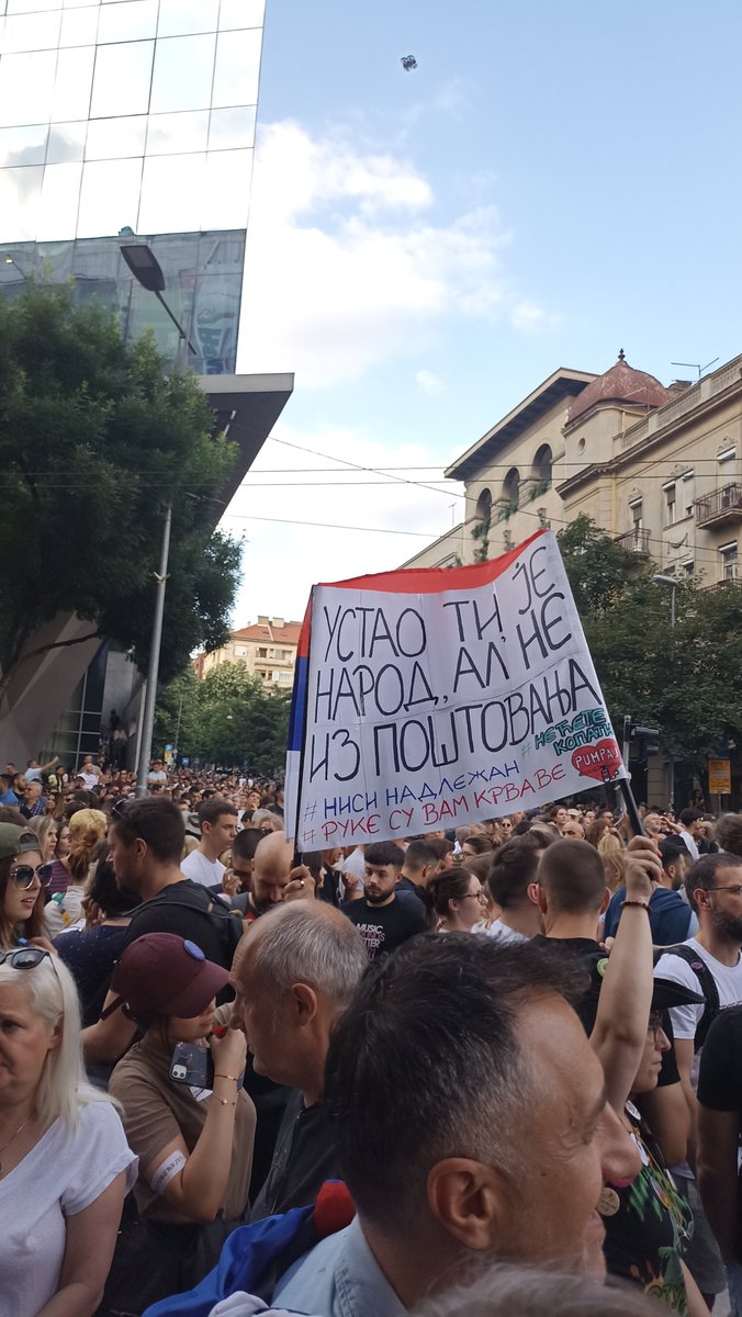 vunderbar_'s tweet photo. Ustao ti je narod, al' ne iz poštovanja! https://t.co/iZqmUt073a