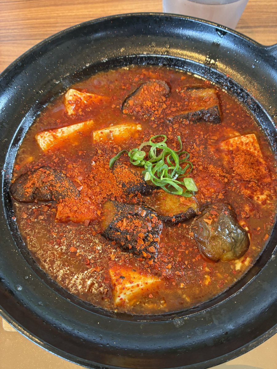 LHykyo's tweet photo. やよい軒。
辛旨、麻婆茄子豆腐🍆。1210円。
ピリ辛を超えた本格的な辛、耐えられない辛さと痺れ、辛い🥵好きな人専用定食みたい。 https://t.co/DqQ3zmJuk1
