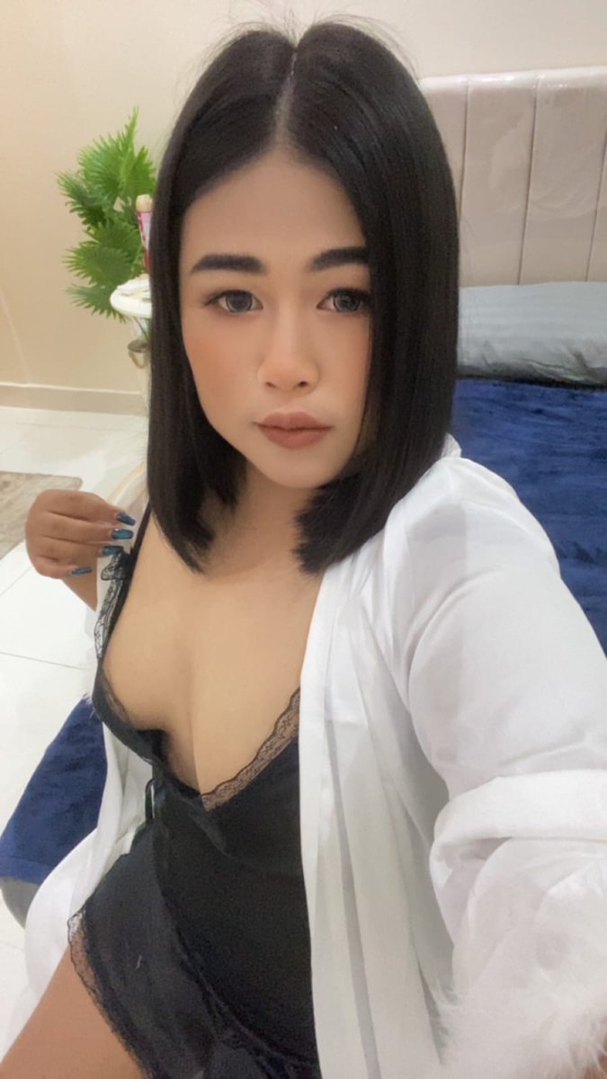 hjaiku's tweet photo. #jeddah_ladyboy 
#ladyboy_jeddah 
🤍🤍🤍 https://t.co/iyoI33vq5A