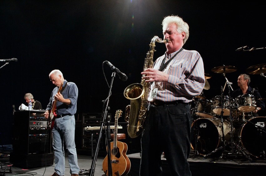 g1's tweet photo. Morre Dick Parry, saxofonista histórico do Pink Floyd https://t.co/mtmKzbR59J https://t.co/uIUmuFijKL