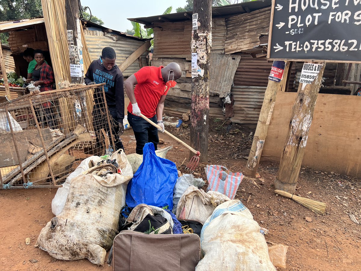 dtb_uganda's tweet photo. Today, we traded desks for gumboots. 

In partnership with Kampala Capital City Authority, the DTB team joined the Masanafu community to clean trenches and promote a cleaner, healthier environment as part of Internal Audit Month.

Real impact starts with showing up. 

#BankWithUsBankOnUs