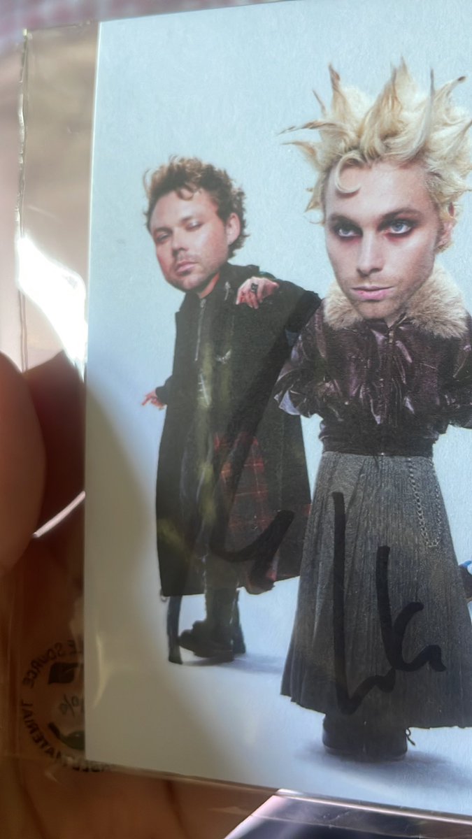 no1sidequestfan's tweet photo. If anyone has the eas signed card can u reply with a pic of ashtons signature cause the fact that they’re all so completely different is so damn funny to me https://t.co/1Hgq2EvV97