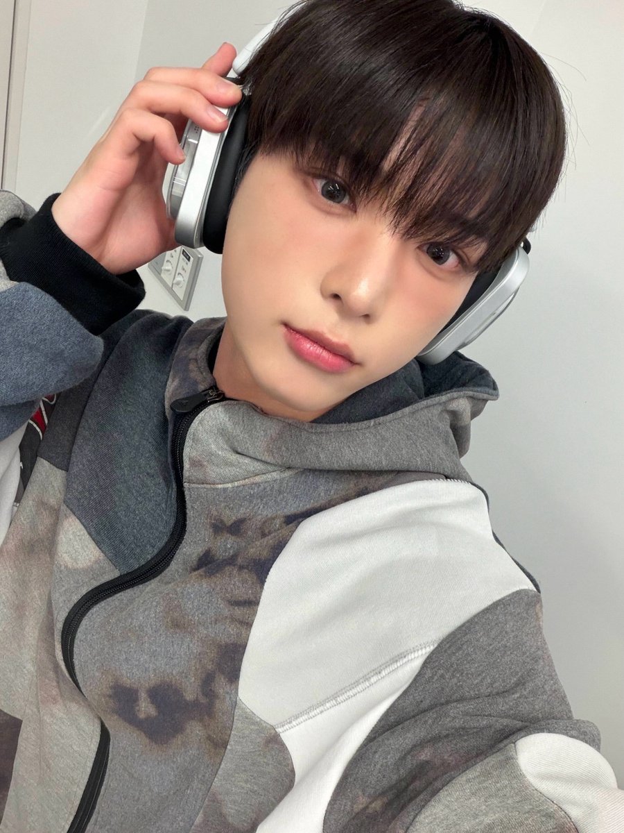 냥만 tweet media