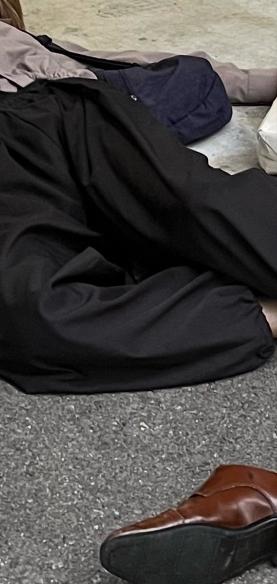 hhhbk3_'s tweet photo. ふわりふわり飛んで
5時解散、知らん人起こす、シャワー歯磨きで魔法陣完成

変な行動にも温かい返答
ありがとうございます https://t.co/YWtJ7OHkwE