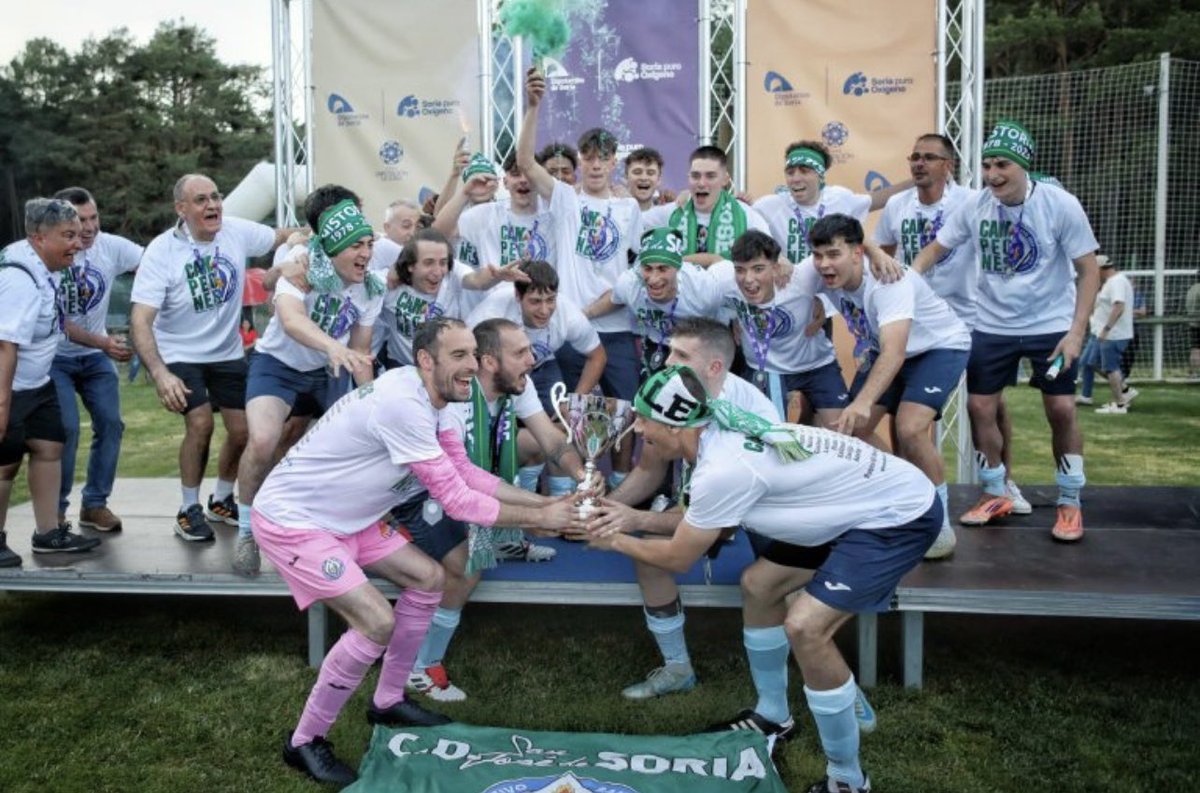 cdsanjosesoria's tweet photo. 🏆 CAMPEONES COPA DIPUTACIÓN🏆 

💚 ¡Aúpa San José SIEMPRE! 💚

#SomosSanJosé  #LaPasiónQueNosUne https://t.co/DH597cyQPf
