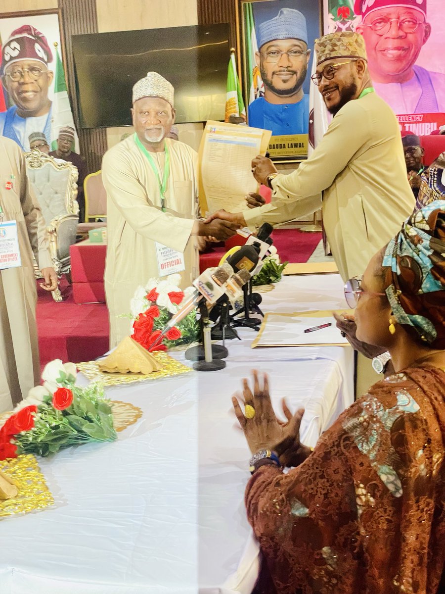 Danmadaminkaura's tweet photo. Today, I joined HE Gov. @daudalawal_ at the Presidential Primary Election Collation Centre in Gusau, where HE @officialABAT recorded 321,621 votes in Zamfara State.

I also had the honour of presenting the KRN LG result alongside the Executive Chairman, Hon. Mannir Haidara.

#SYK https://t.co/ZKa6E92647