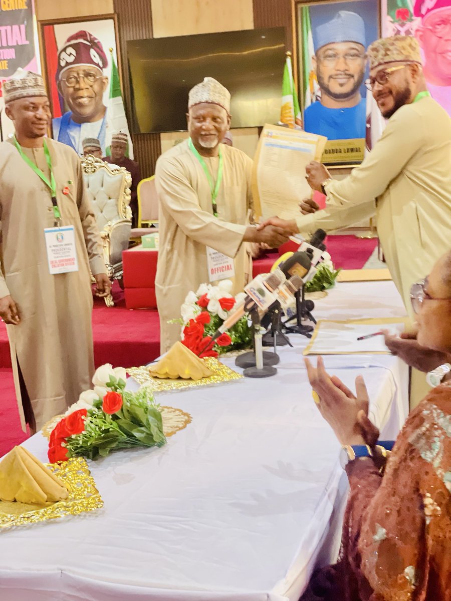 Danmadaminkaura's tweet photo. Today, I joined HE Gov. @daudalawal_ at the Presidential Primary Election Collation Centre in Gusau, where HE @officialABAT recorded 321,621 votes in Zamfara State.

I also had the honour of presenting the KRN LG result alongside the Executive Chairman, Hon. Mannir Haidara.

#SYK https://t.co/ZKa6E92647