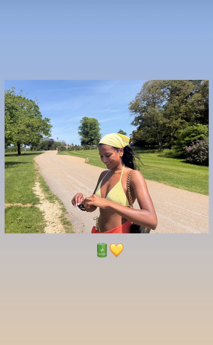 simoneashbr's tweet photo. 📸 | Simone Ashley via Instagram Story https://t.co/KTr2iNWN6Q