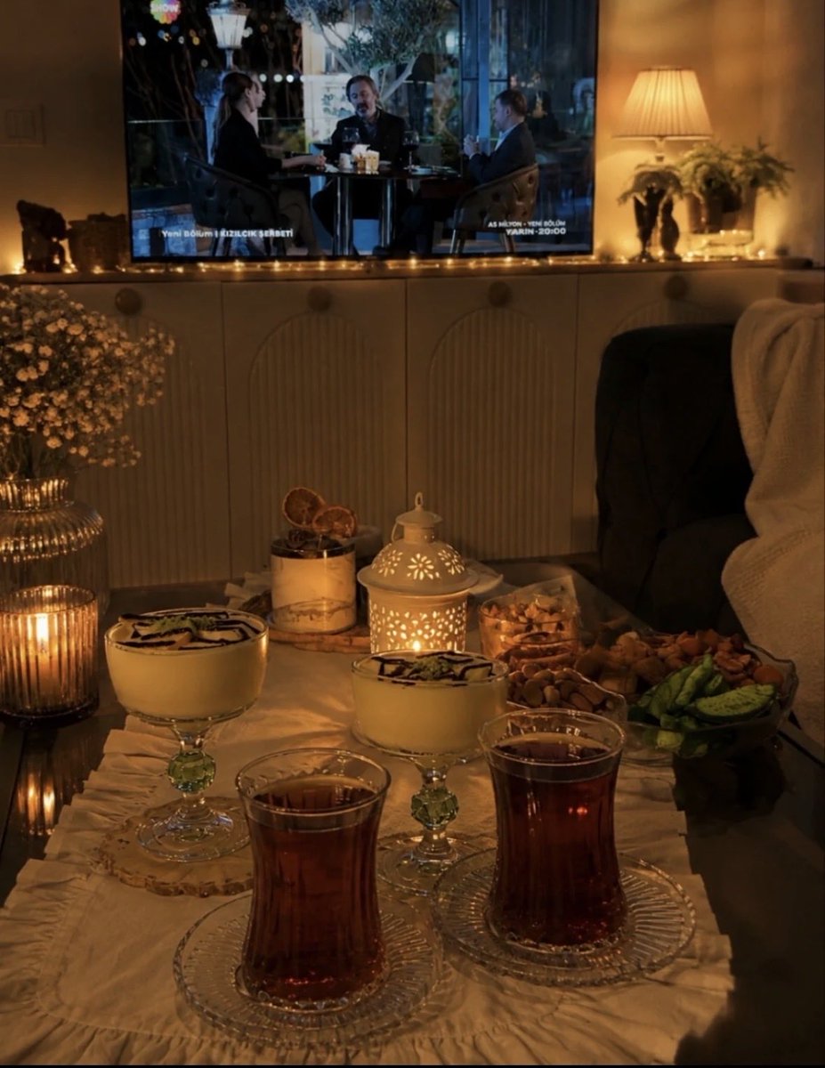nurgnc01's tweet photo. Severiz efenim küçük kaçamakları, hoş sohbetleri ve
 en çok'ta çayı...😌 https://t.co/ayvlReqVyO