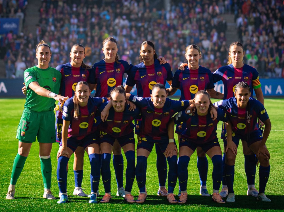 oficialsincerao's tweet photo. Que final absurda. Aula de futebol 🏆🔴🔵

O maior da Espanha acaba de bater o Lyon e se tornar campeão da Champions League Feminina.

Bizarro o que esse Barcelona feminino joga. https://t.co/wx5lAsxEP5