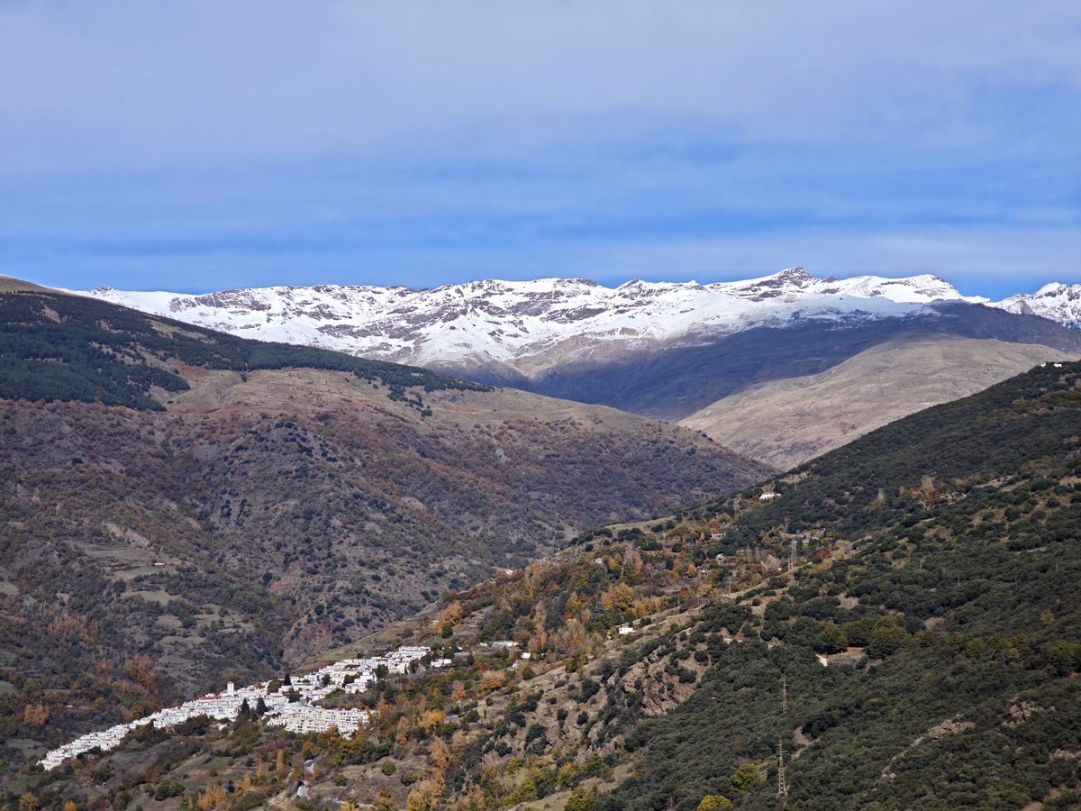 Aqdialcionicos's tweet photo. Por las zonas de Capileira, Bubion, Pitres y Portugos (23/11/2025).
Maravillosa Alpujarra 😊👌 https://t.co/qhrNLtMB9a