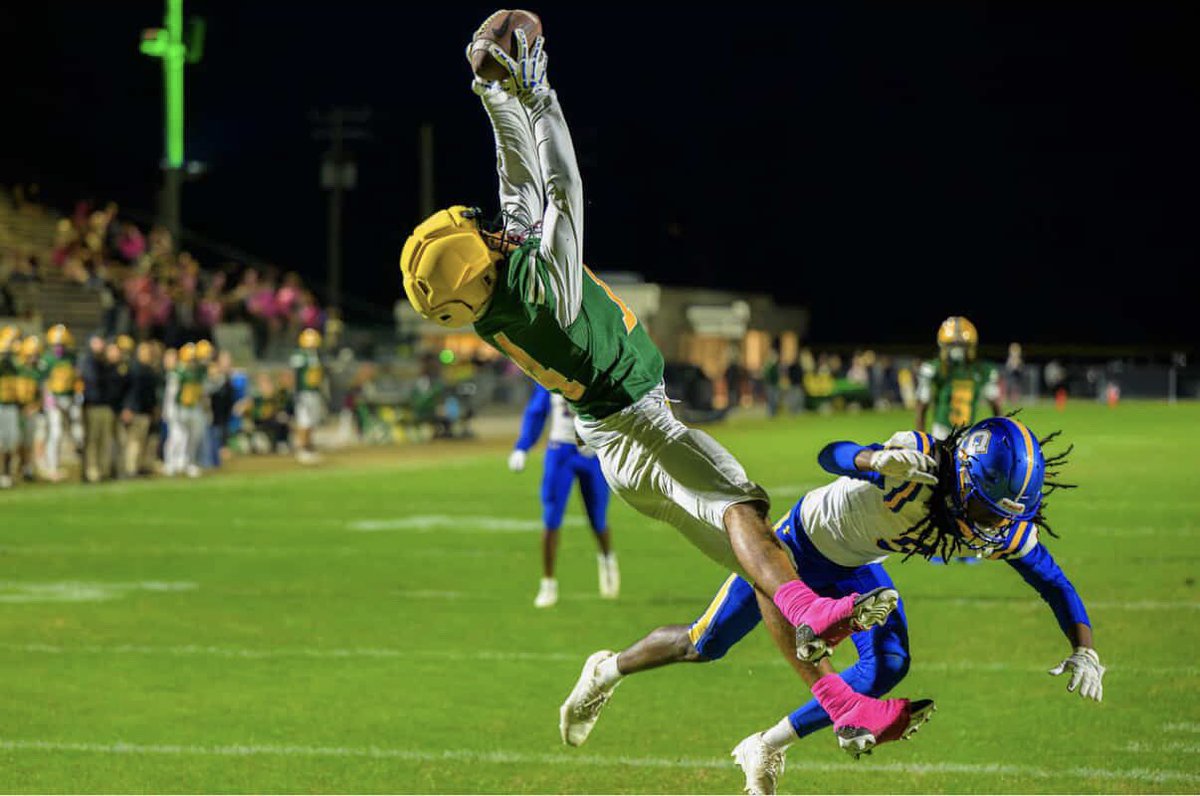 AJ_Dunkentell's tweet photo. Blessed to turn 17 today! Every day you wake up is a blessing.
@GBHSWildcat_FB @CoachWoodJr @JReid3014 @dhglover https://t.co/rmYETAv1oJ