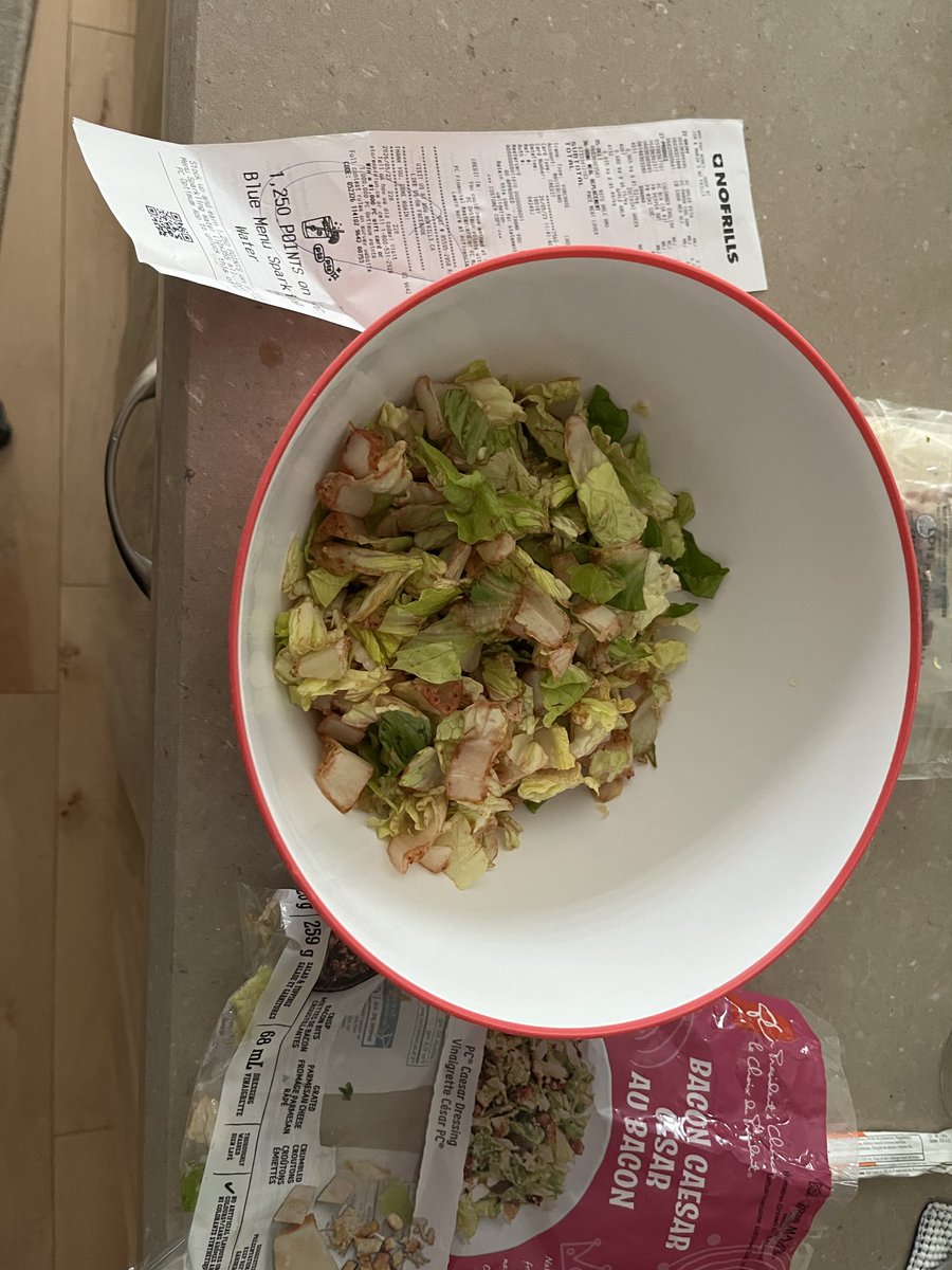 theopenedbook's tweet photo. @nofrillsCA Very disappointed and dissatisfied with my PC brand bagged salad purchase today - a couple of hours ago! https://t.co/QdKn2sLAwj