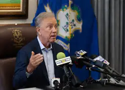3xchair's tweet photo. E. Reese Hopkins does a great job here and Ned Lamont can't take it. Lamont's dishonesty and bigotry are exposed. How on earth does Lamont get elected? What a patronizing fraud. Thanks for posting @KristiTalmadge https://t.co/kdsVIuUcBY