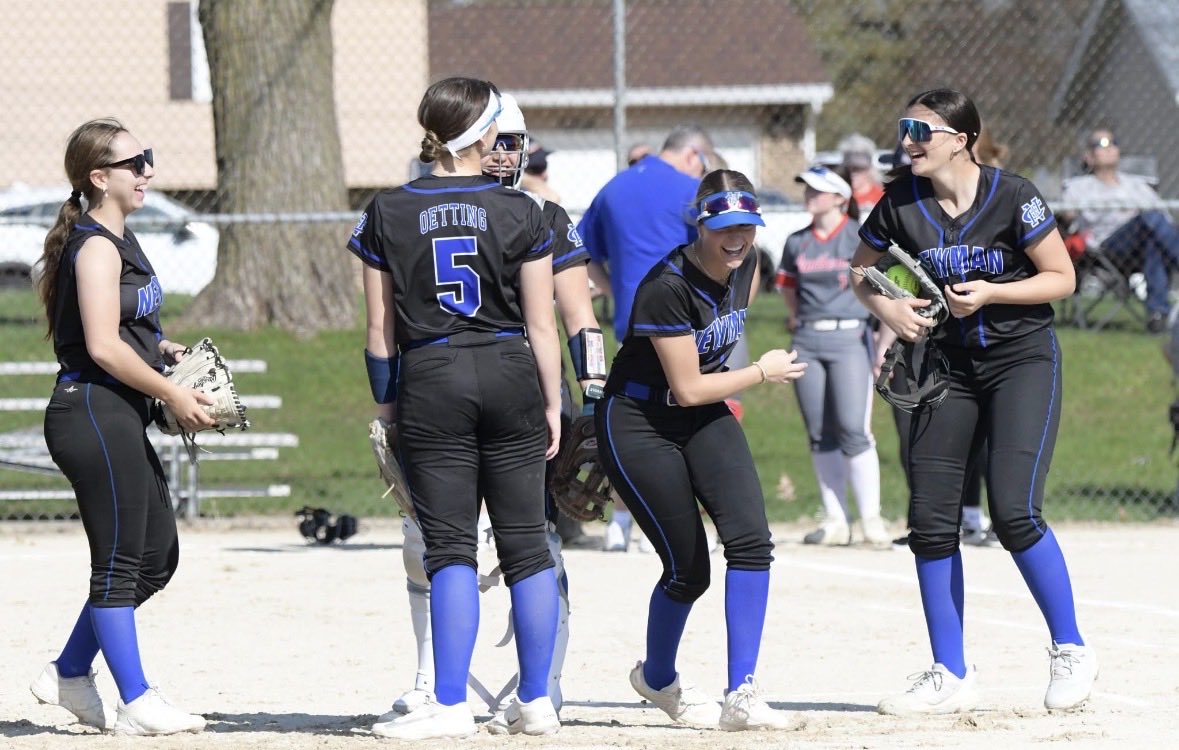 Gianna_0316's tweet photo. Our season came to an end this week but couldn't be more grateful for the group I got to play with! Onto travel ball! @ILStarsDarling @WinonaStateSB @BakerWildcatSB @IUS_Softball @CoastRecruitsSB @CoastRecruits https://t.co/bzHrKVbgDa