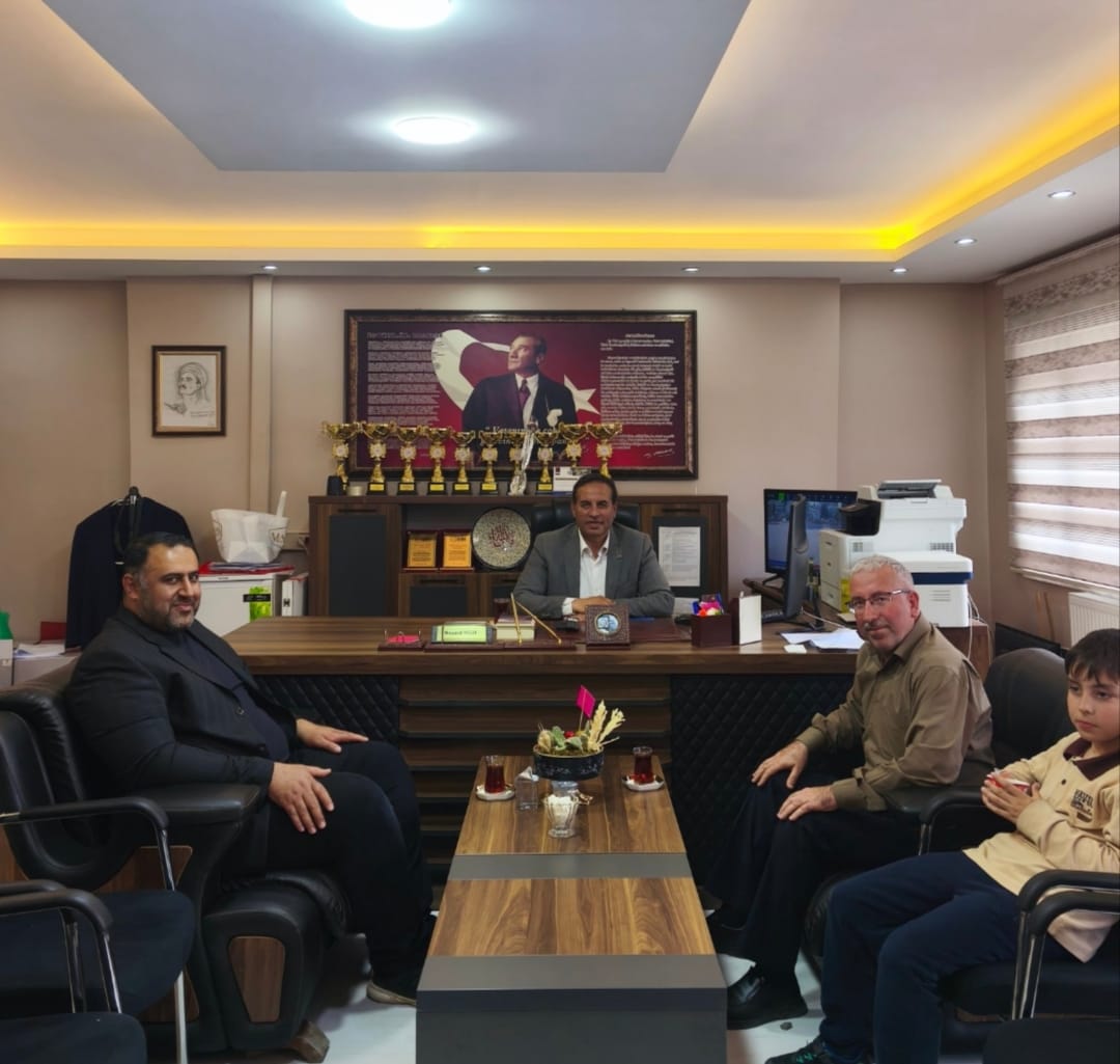 adiyamaniyc's tweet photo. Başkanımız Sezai YILMAZ, Yurt Müdürümüz ile Y Selim OO. Müd. Nevzat YİĞİT, Safvan İHL Müd. Osman ÖZSÜRÜNÇ, BİLSEM Müd. Mustafa ÇELİK ve Ekibine ziyarette bulundular.
Okullarımız Emin Ellerde...
Hoş Sohbetleri için Hocalarımıza teşekkür ederiz. https://t.co/7OOXny62Fi