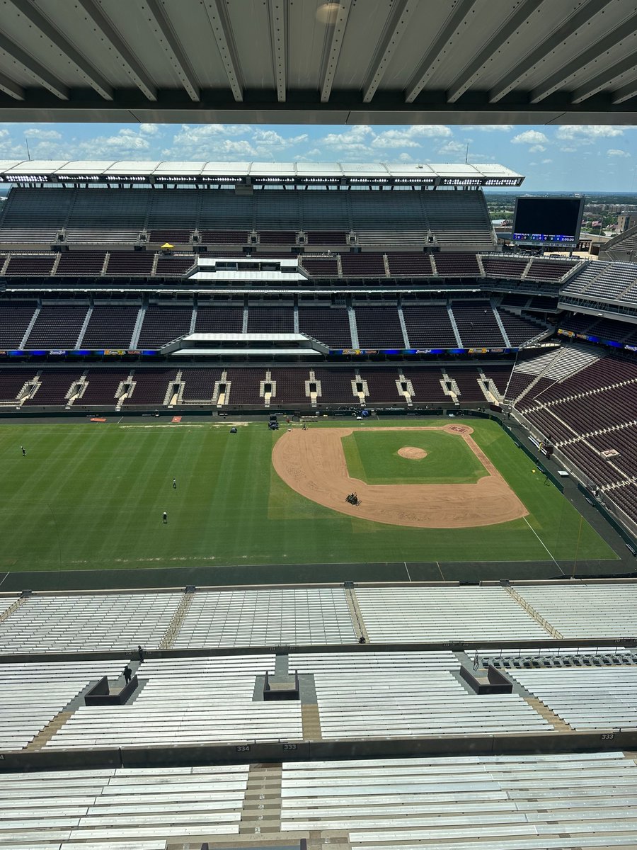 Stadionic's tweet photo. While we prepare for our next Banana adventure, take a look at some of the past projects we created! 🍌 

Some of the LARGEST Football stadiums in the country! 🏈 https://t.co/vBTGjwDenS