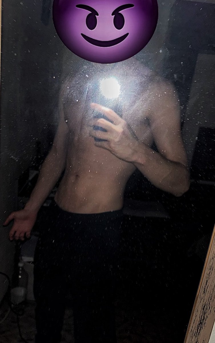 bigdd2o's tweet photo. 22 yo, wanna have some fun? #body #teen #bigdick #bwc #porn #gay #straight https://t.co/HD2NLLTDLd